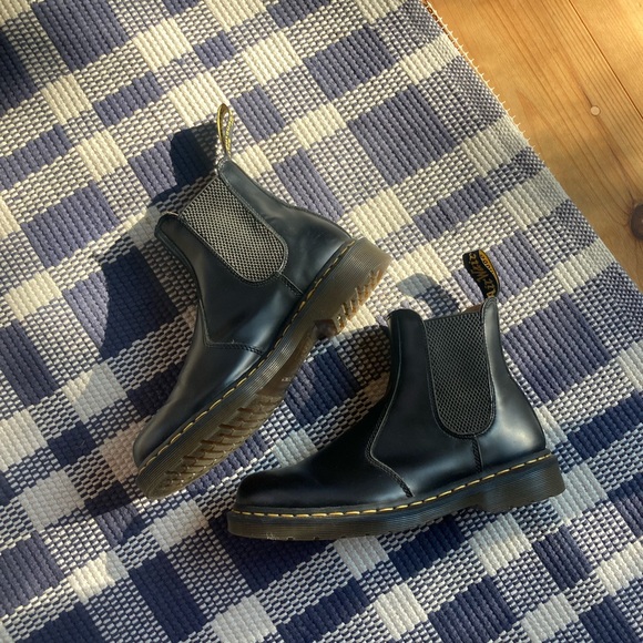 Dr. martens sz 41 Chelsea boot - Picture 2 of 10